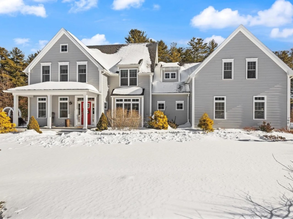 26 Snow Lane Hollis NH just sold front exterior
